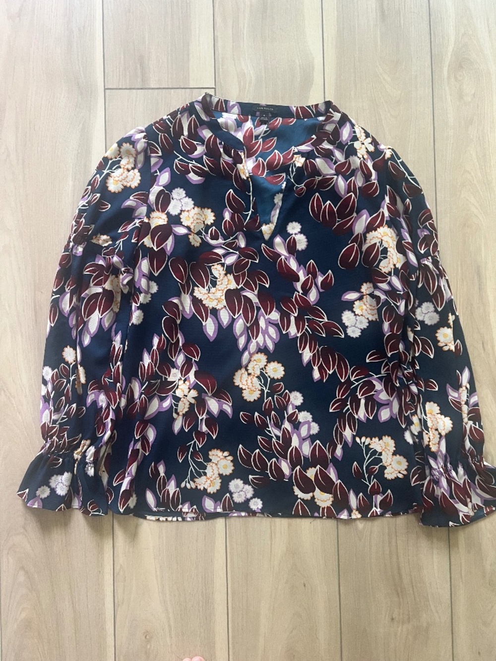 Ann Taylor Floral Blouse Size M – Navy Burgundy Print Long Sleeve Top